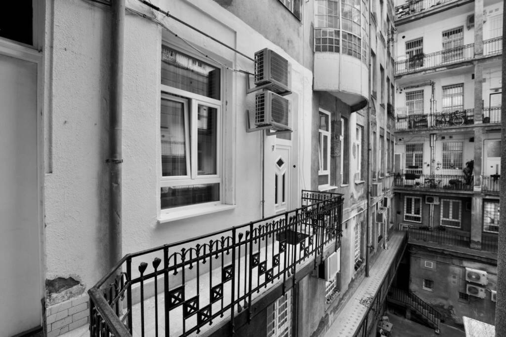 Premium Apartment By Hi5 - Central 3 Bedroom Budapest Extérieur photo